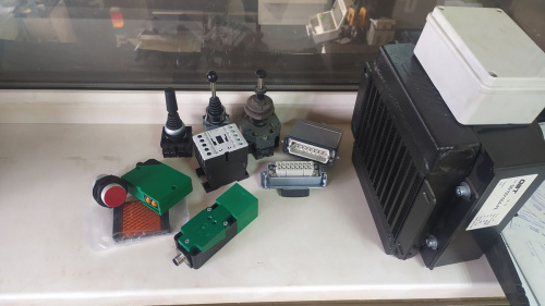 Запчасти для вибропрессов в ассортименте